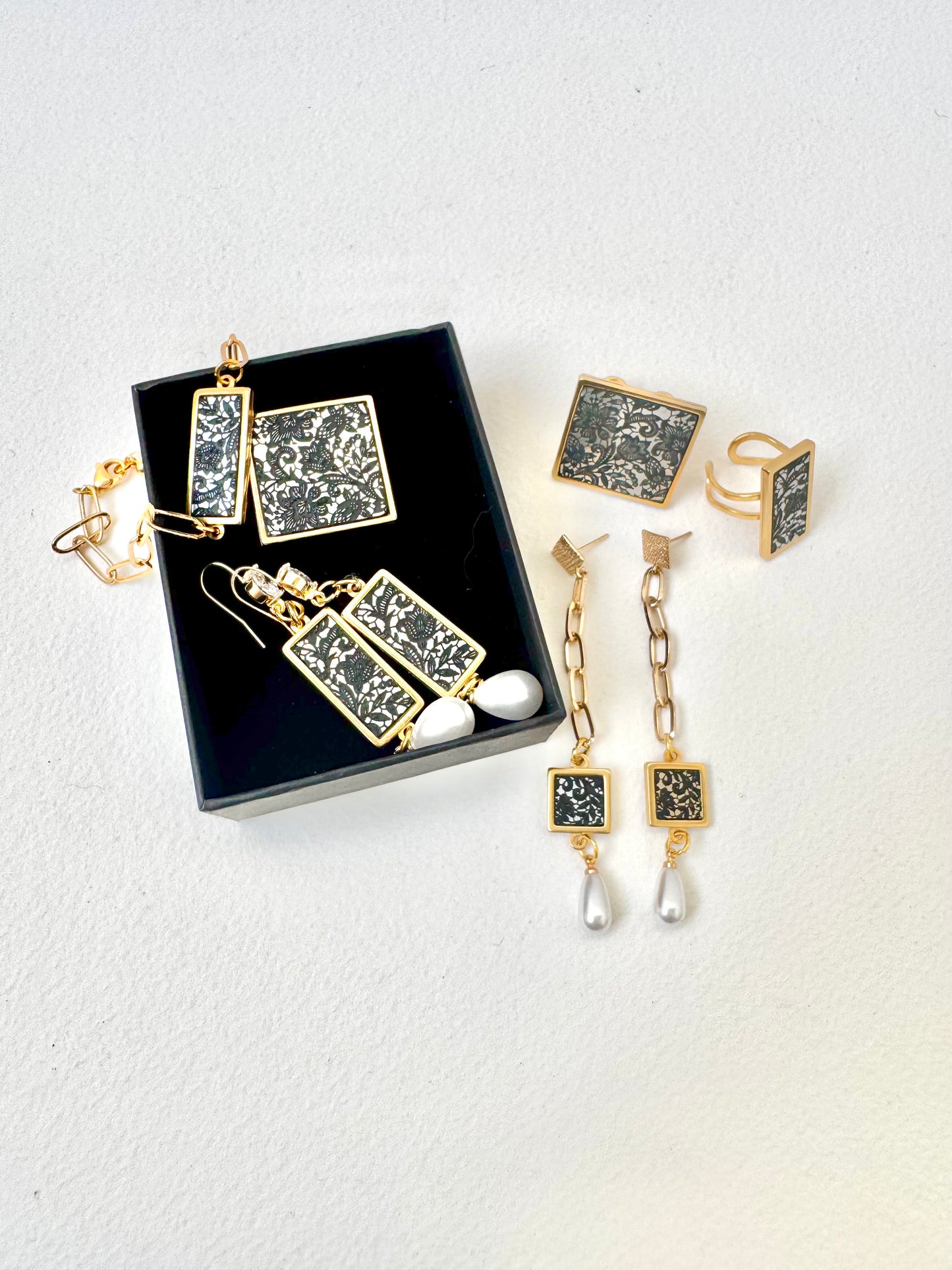 Gold Chain, Etched Lace & Pearl Dangle Earring
