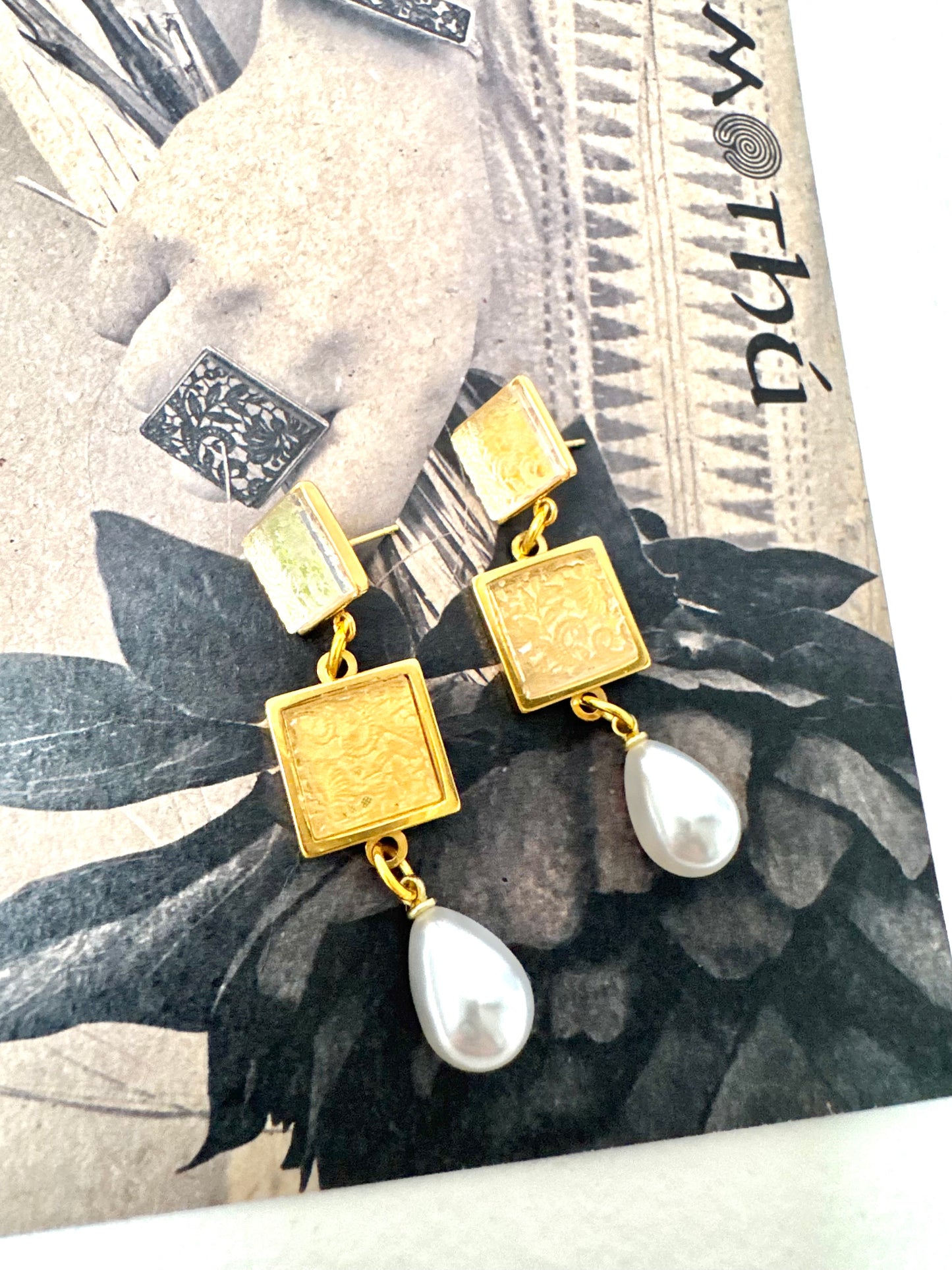 Lace Etched Dangle Earring