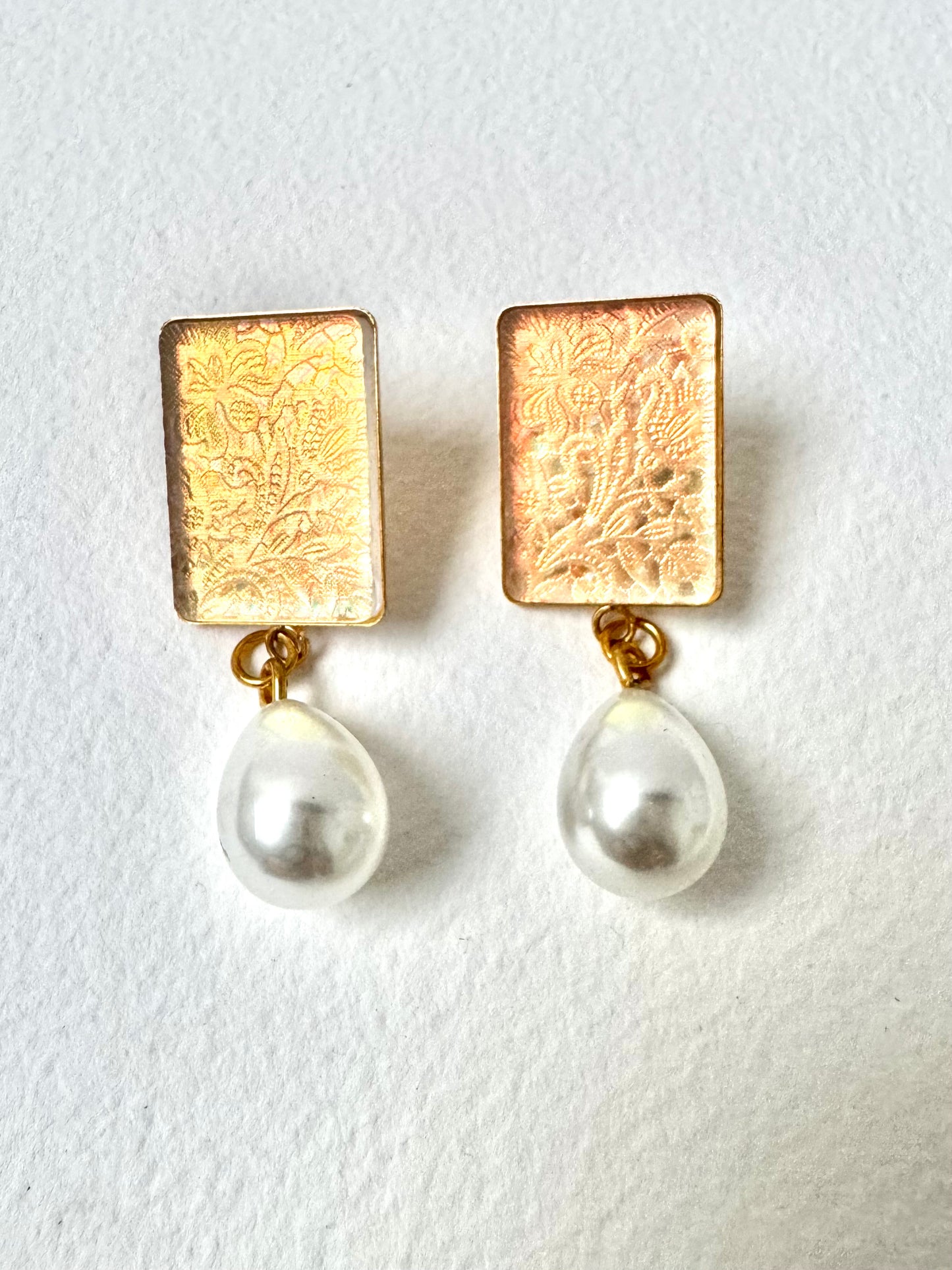 Vintage Lace, Etched Pattern, Gold and Pearl Bead Earring