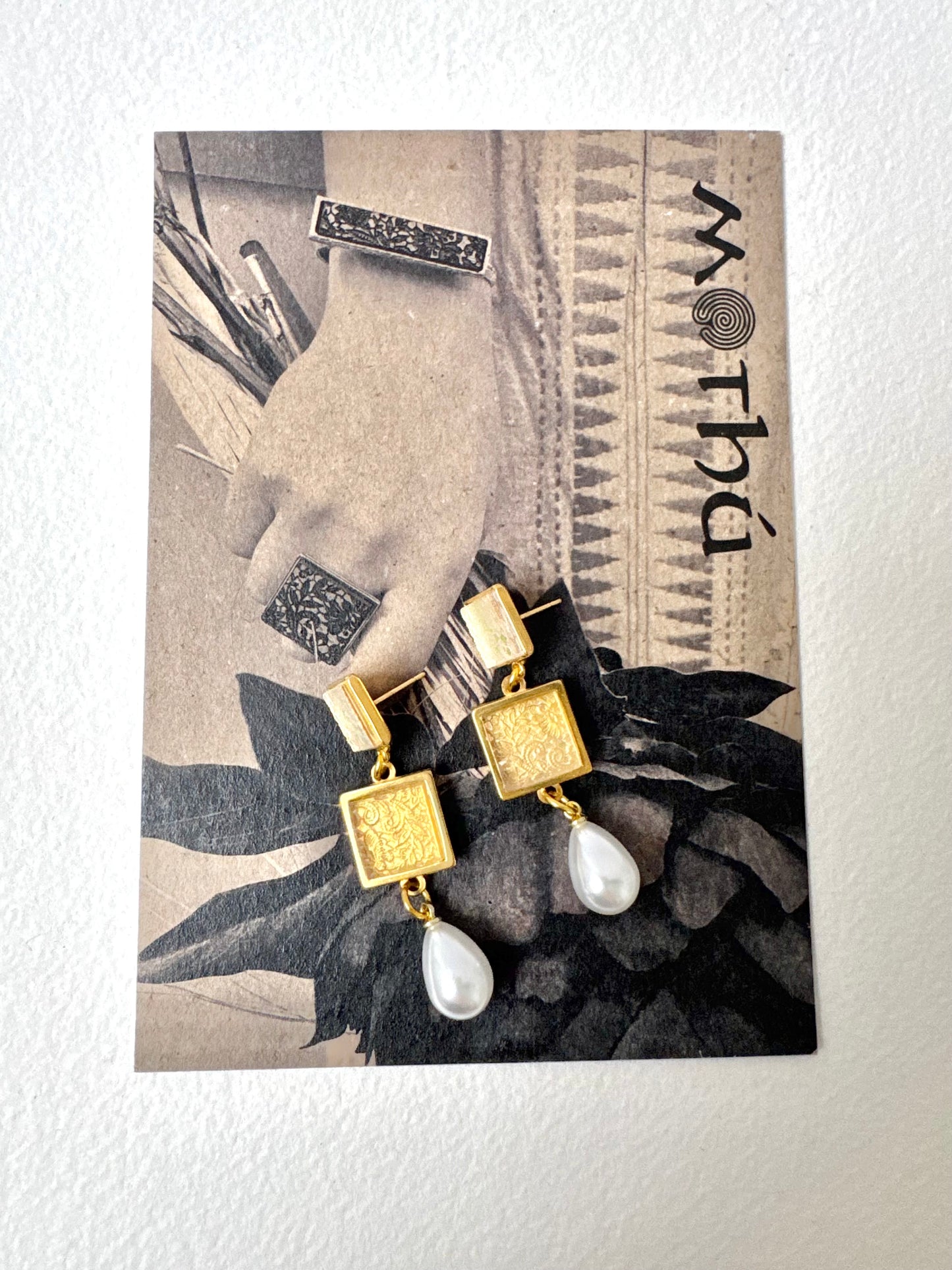 Lace Etched Dangle Earring