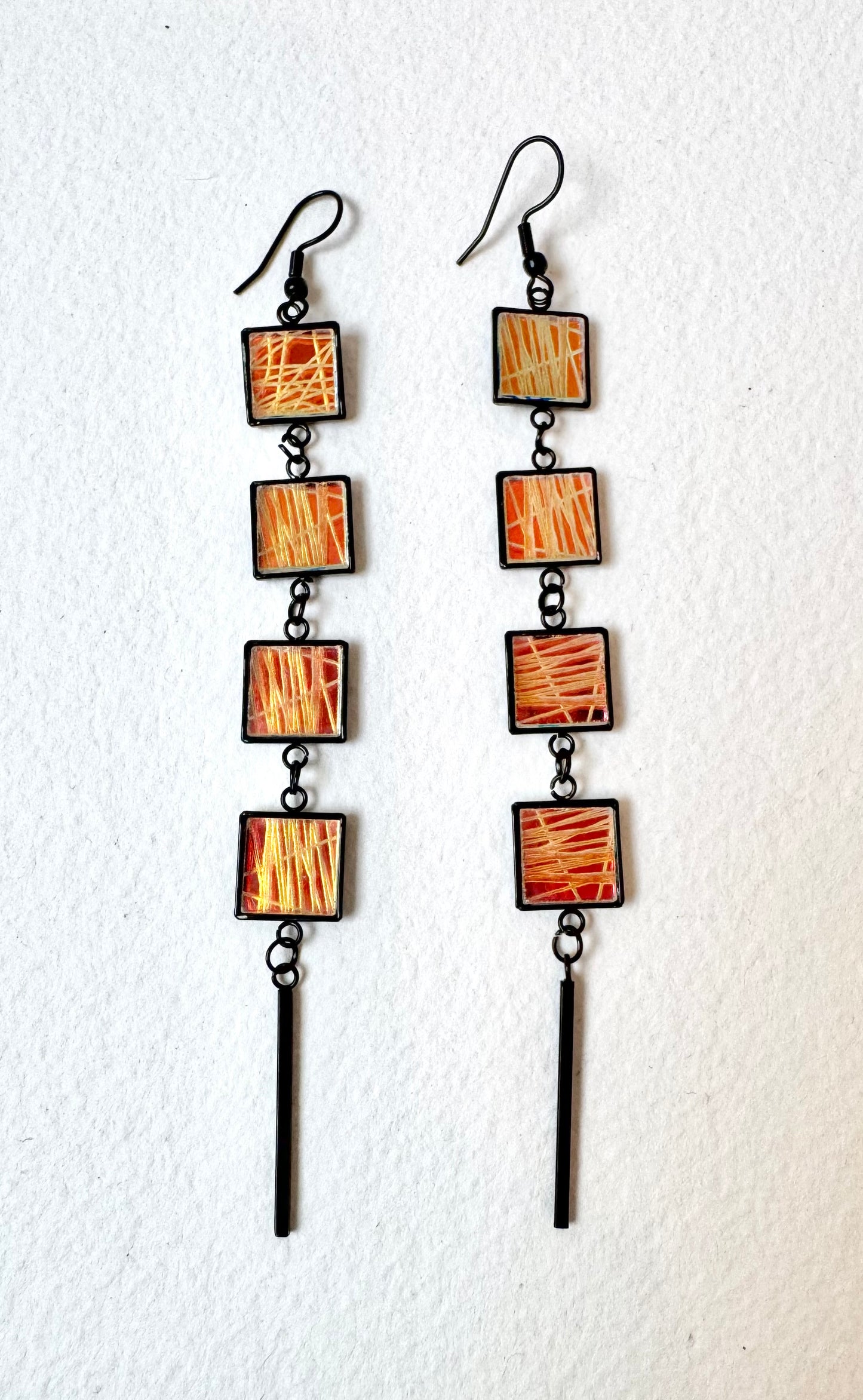 Four x Piece Dangle Earring, Black & Clear Etched Abstract Pattern