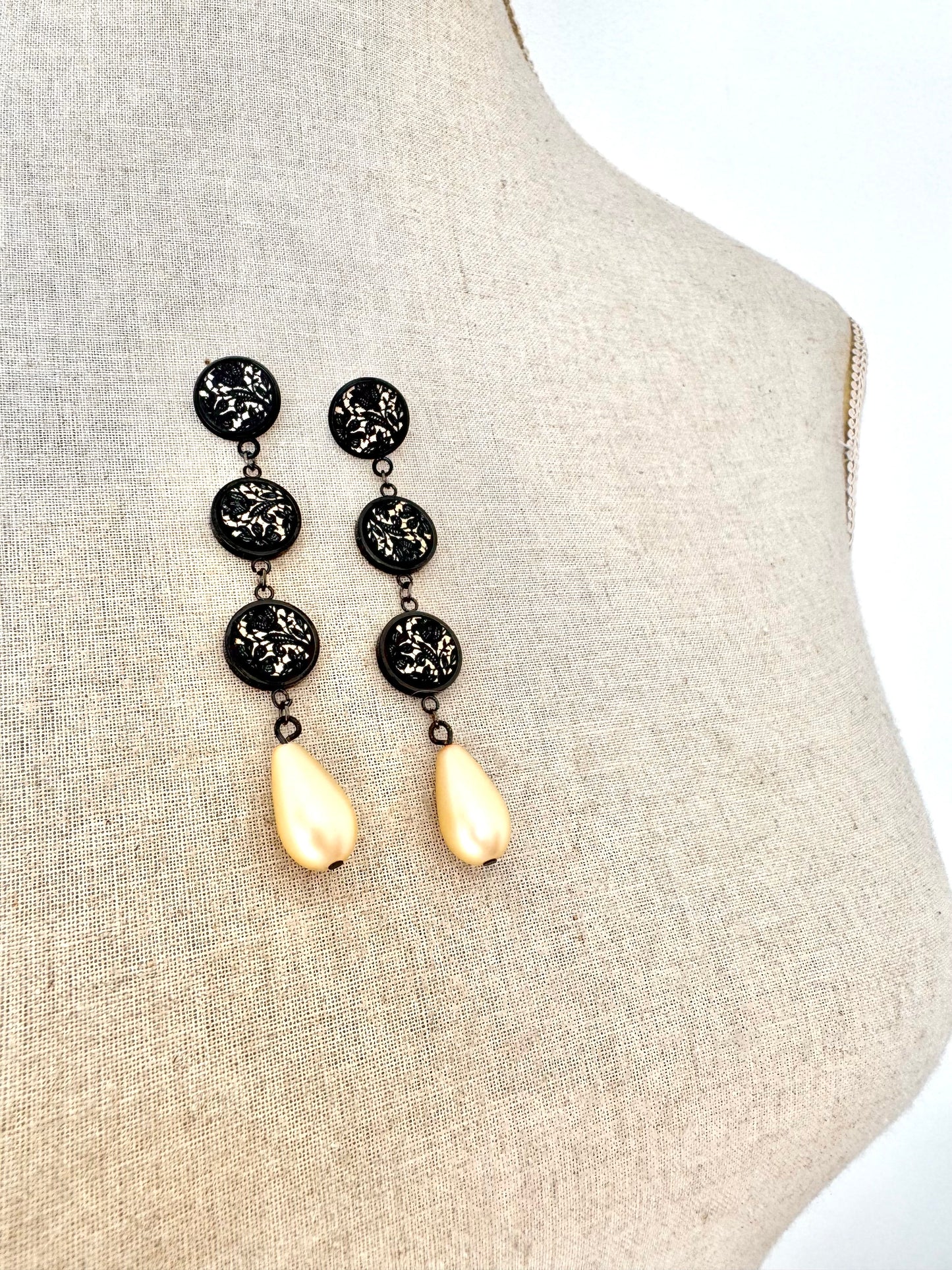 Baroque Lace Dangle Earring with Vintage Pearl