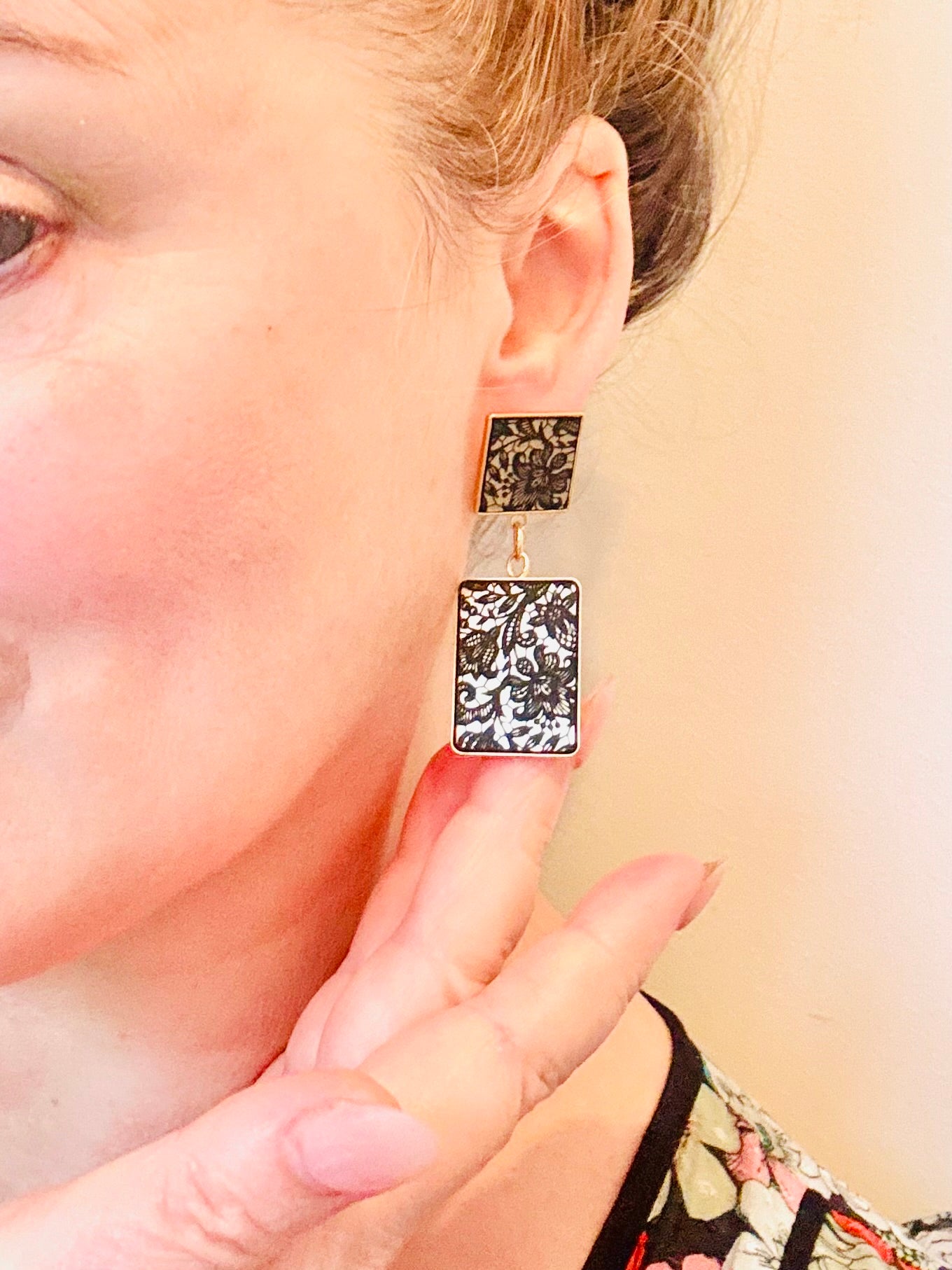 Two Piece Lace Pattern and Gold statement earring