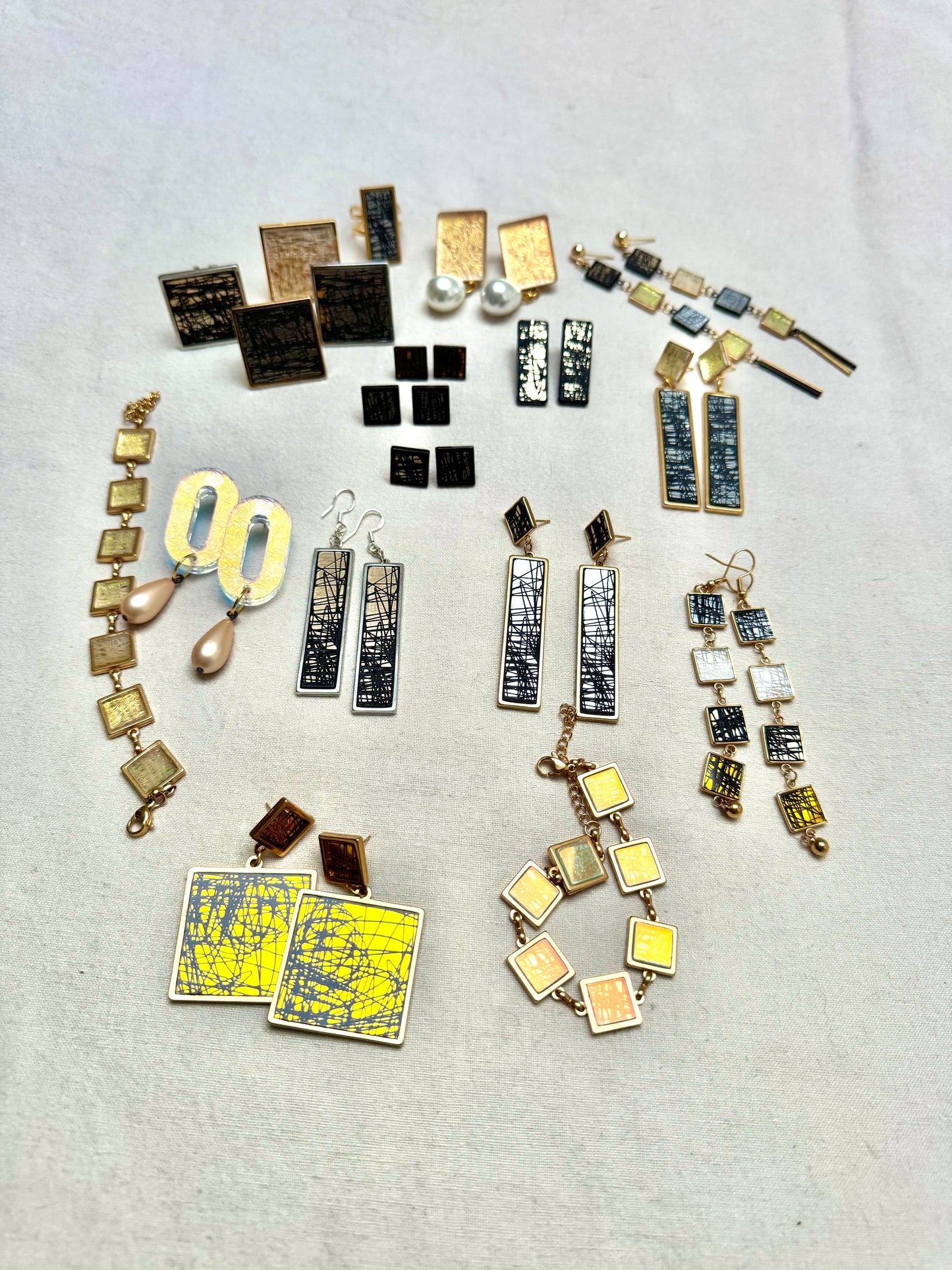 Multi Pattern Dangle Earring 4 Piece