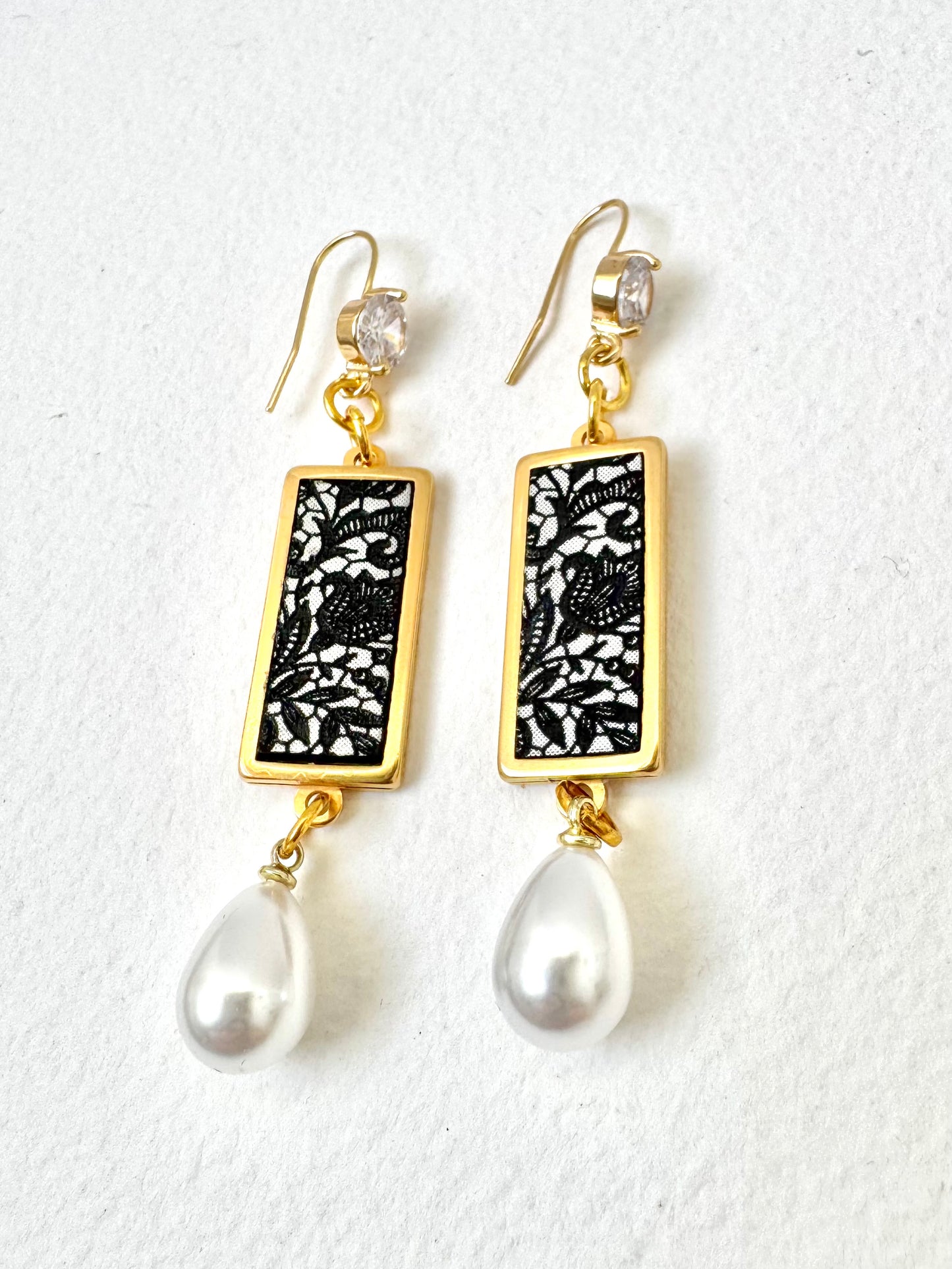 Gold, Diamonte and Lace Etched Dangle Earring