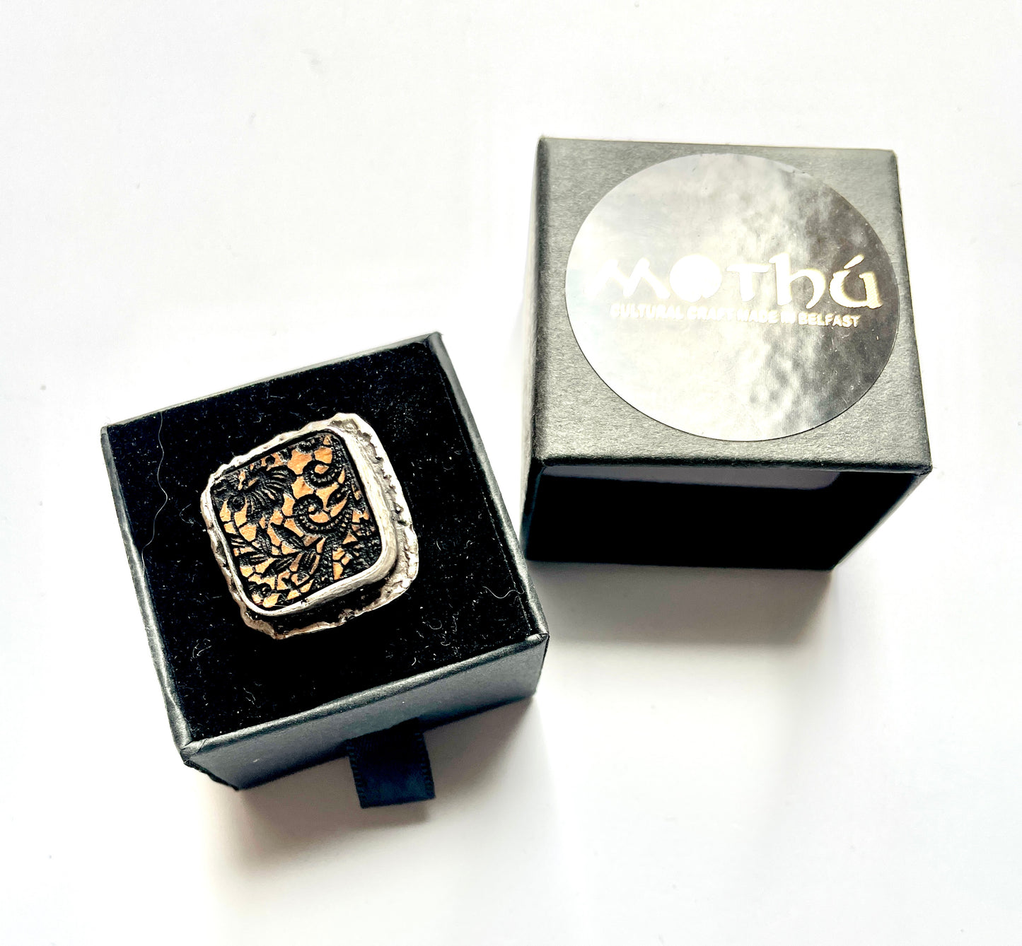 Silver plated engraved & hand painted wood,Etched lace pattern ring, one size, 2.5 cm x 2.5cm