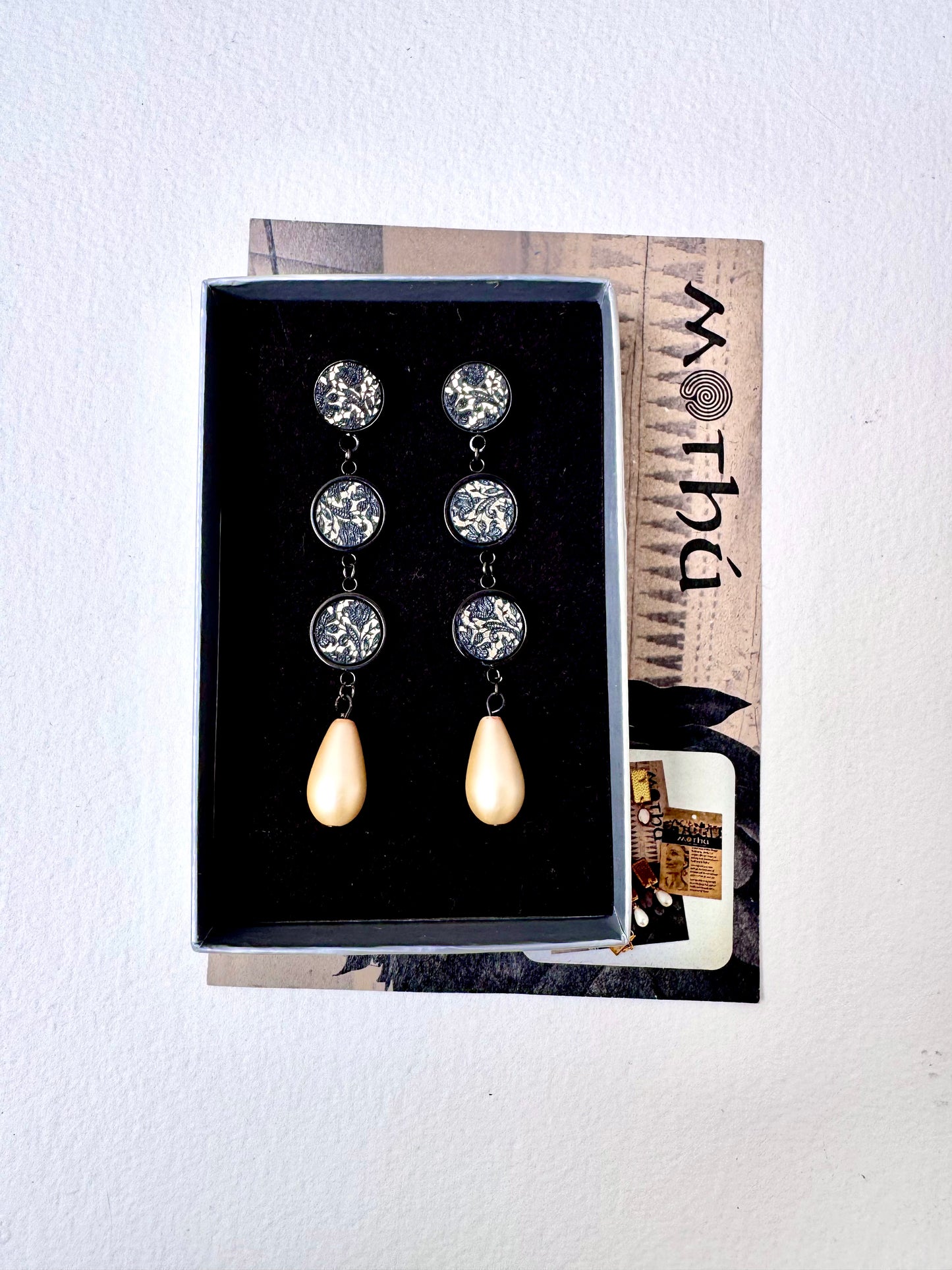 Baroque Lace Dangle Earring with Vintage Pearl