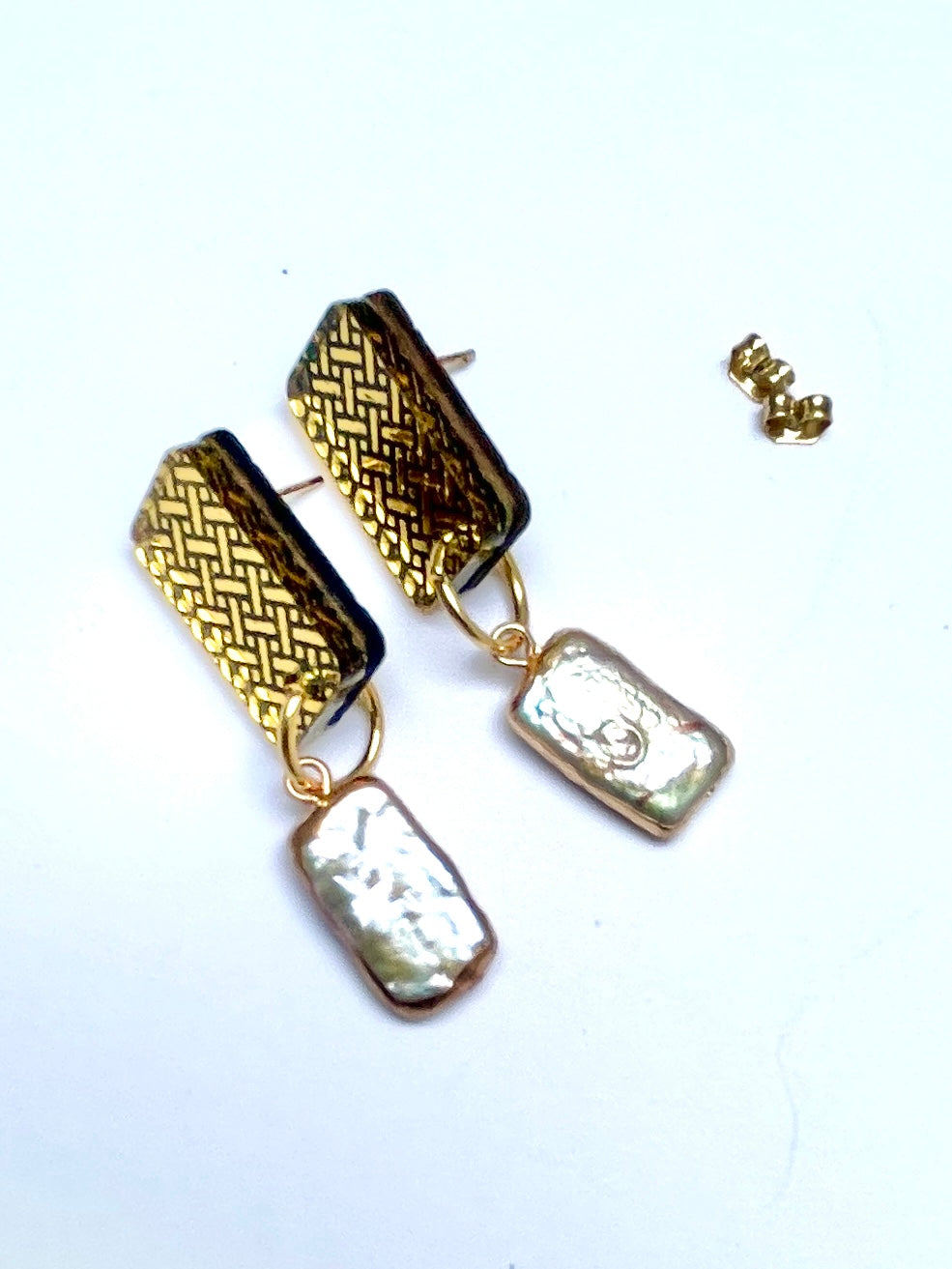Etched Gold Mirror with Fresh Water Pearls, Stud Earrings 2.5cm x 1cm x 0.6cm